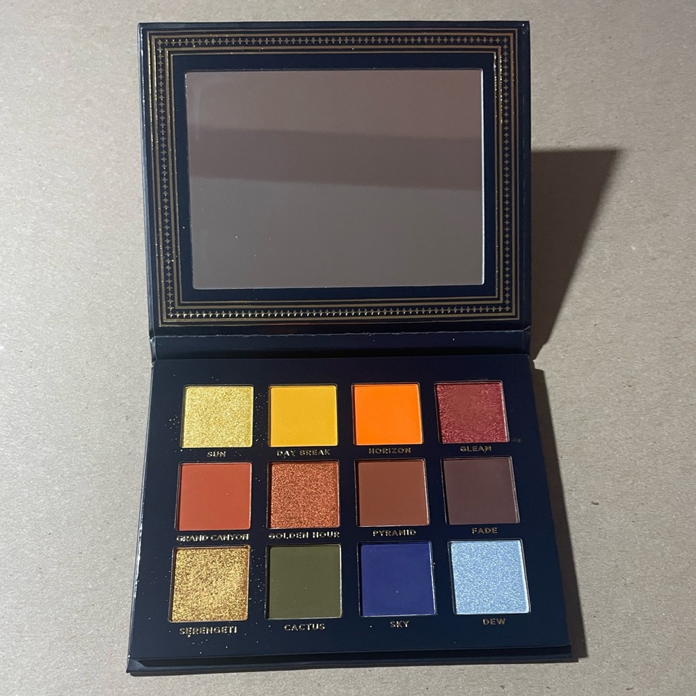 Ace Beaute Vintage Dawn Palette